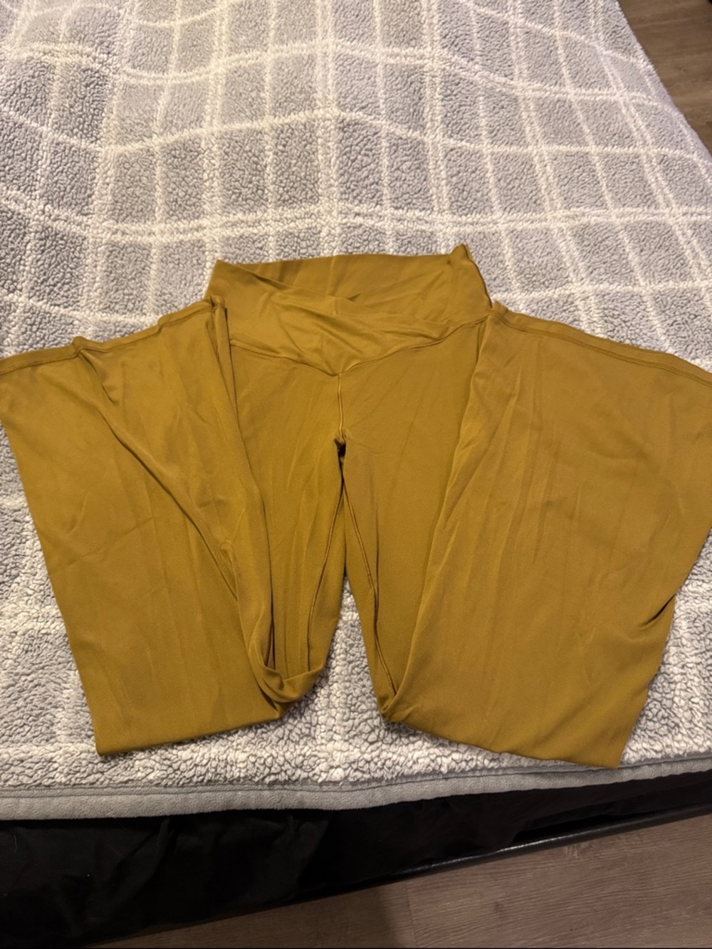 aerie Wide-Leg Pants in Mustard Yellow